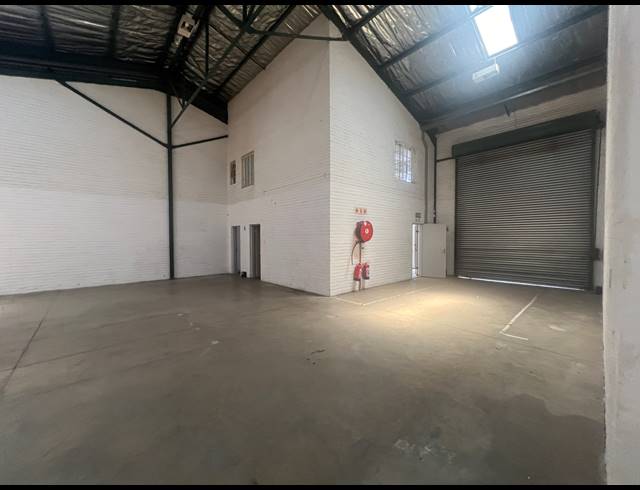237M² WAREHOUSE TO LET IN KYA SANDS